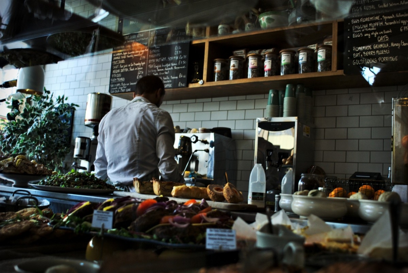 magasin-LA ROQUE EN PROVENCE-min_bar_cafe_restaurant_shop_counter_showcase_display_fresh-877172